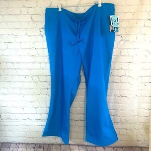 2X Petite scrub pants. Partial elastic waistband & draw string Blue Bell bottom